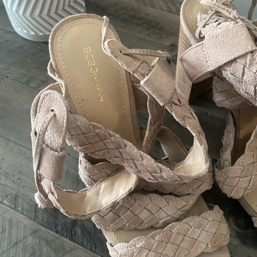 BCBG LEDINA block heel sandals real leather 7.5 - Picture 4 of 5